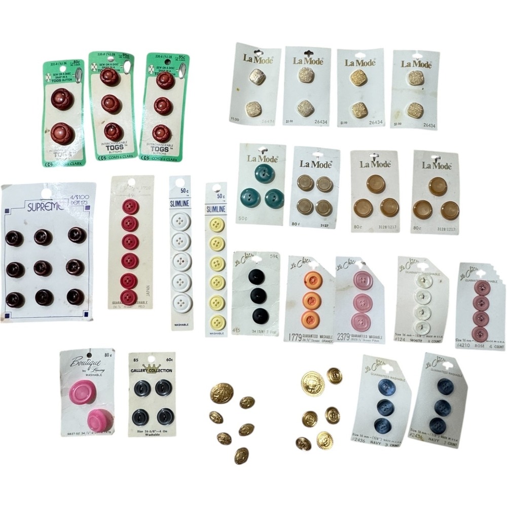Vintage Buttons on Cards Lot NOS La Mode Togs Le Chic Craft‎ Sewing Collectible